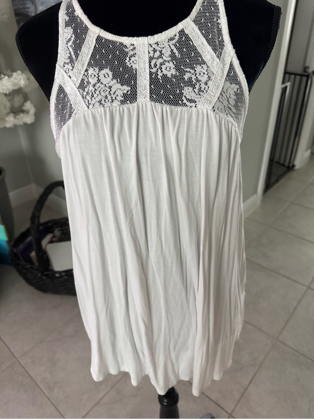 torrid White Lace Yoke Tank Top